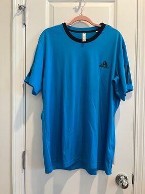adidas Men’s Blue Performance Tee - size XL